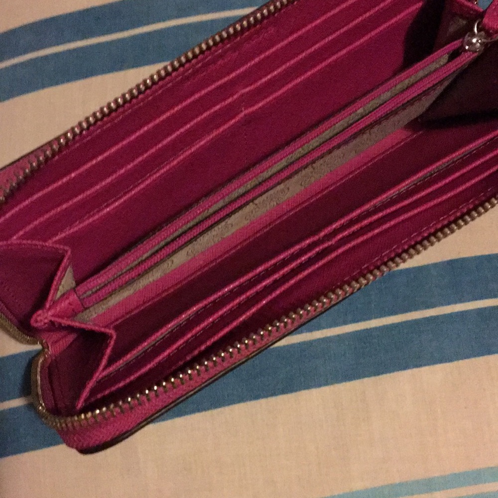 Michael Kors Zip-Around Continental Wallet